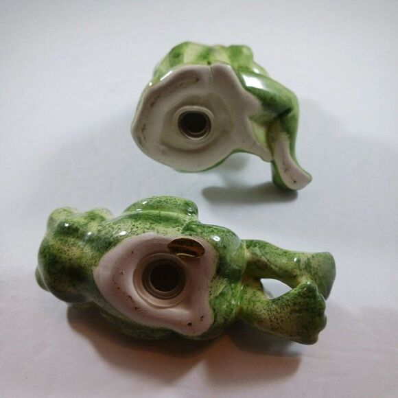 Vintage Green Frog in Love Salt And Pepper Shakers - Picture 11 of 12